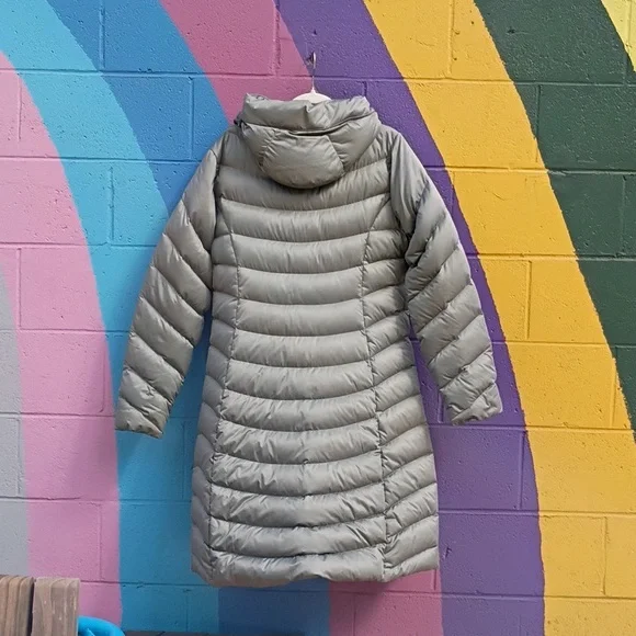 Patagonia Women's Gray Puffer Coat - Picture 6 of 13